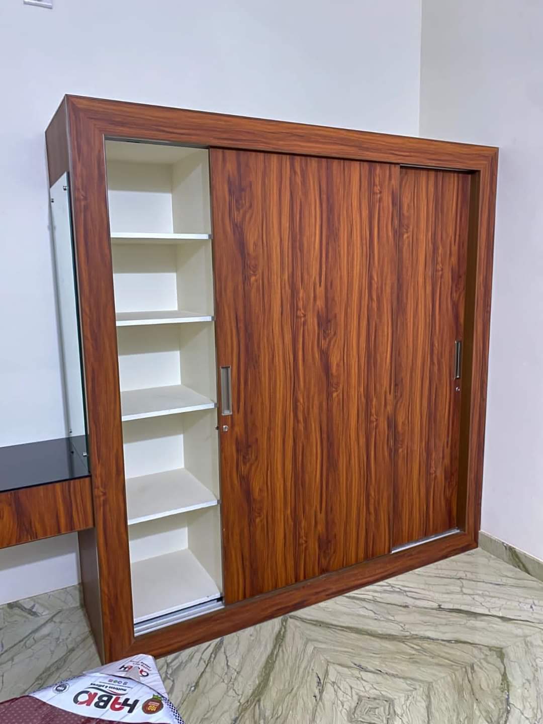 sliding-aluminium-bedroom-cupboard
